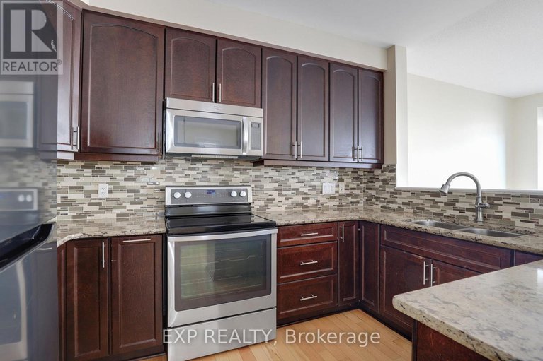 29098457/618-moorpark-avenue/emerald-meadowstrailwest/ottawa/ontario/K2M0B6_12