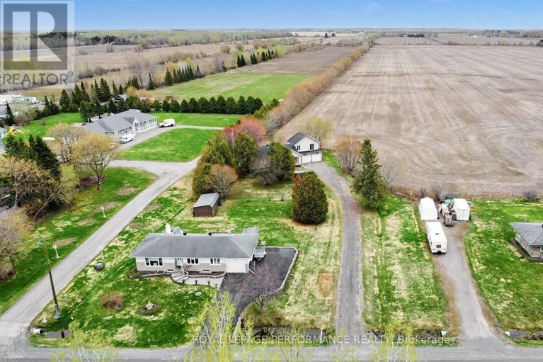 29682894/4946-thunder-road/carlsbad-springs/ottawa/ontario/K0A1K0_31