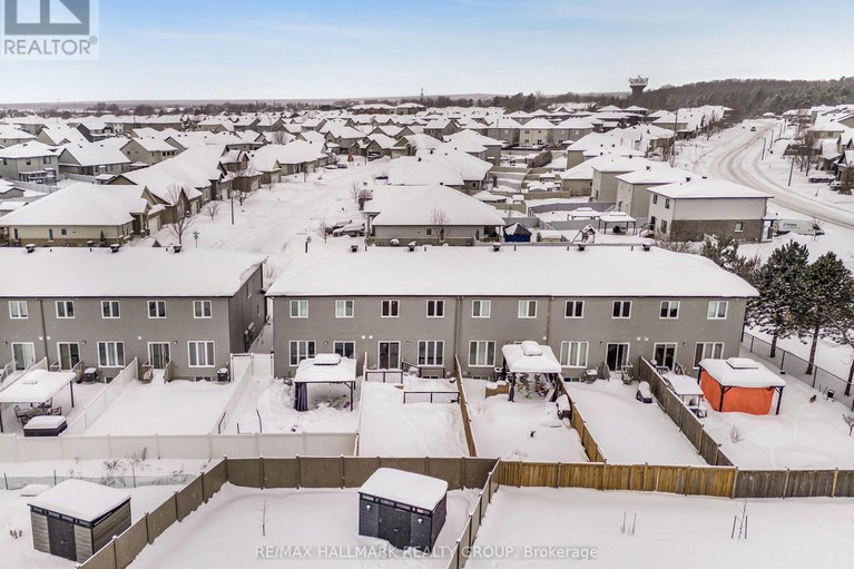 29364224/877-platinum-street/clarencerockland-twp/clarence-rockland/ontario/K4K0H9_31