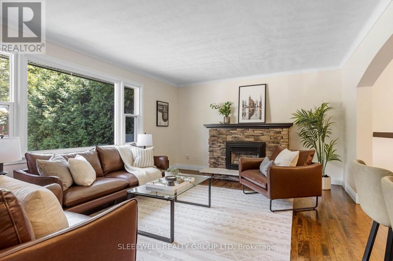 28651207/2209-belair-drive/bel-air-park/ottawa/ontario/K2C0X2_6