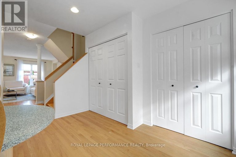 29081363/169-arcola-private/overbrookcastle-heights/ottawa/ontario/K1K4W9_23