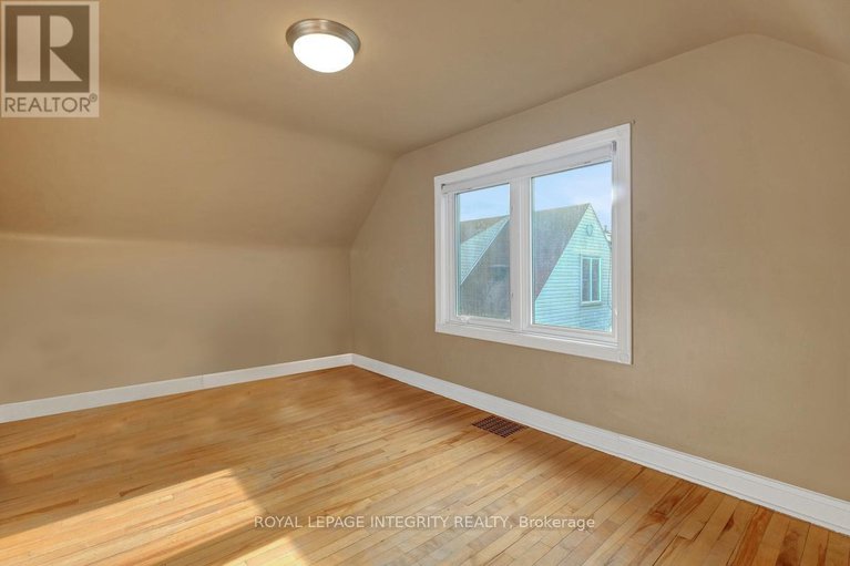 28782418/348-lafontaine-avenue/vanier/ottawa/ontario/K1L6X5_17