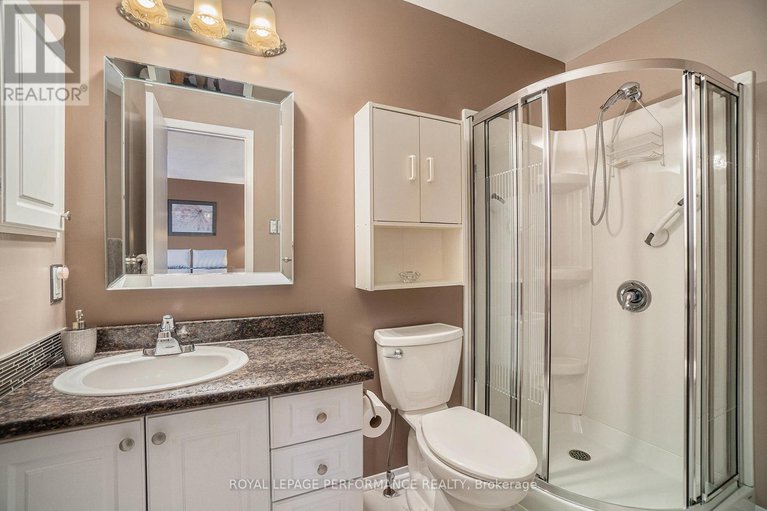 28558570/170-midsummer-terrace/queenswood-heights-south/ottawa/ontario/K1E3V6_18
