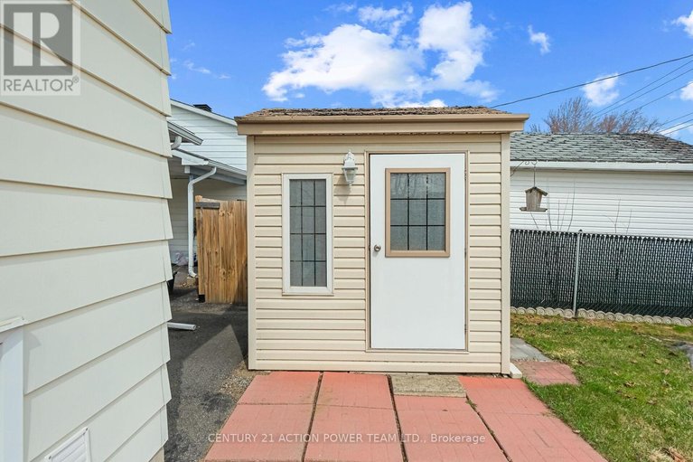 29647357/1535-st-georges-street/bilberry-creekqueenswood-heights/ottawa/ontario/K1E1R1_49