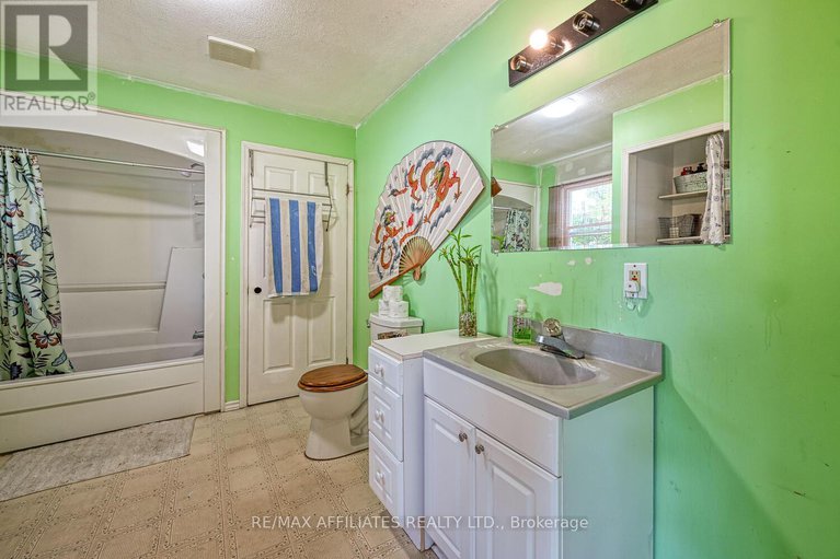 28756533/60-chambers-street/smiths-falls/smiths-falls/ontario/K7A2Y6_24