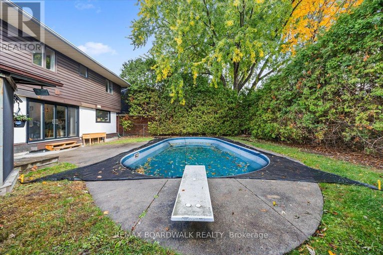 29209596/7-gagnon-court/beaverbrook/ottawa/ontario/K2K1A7_37