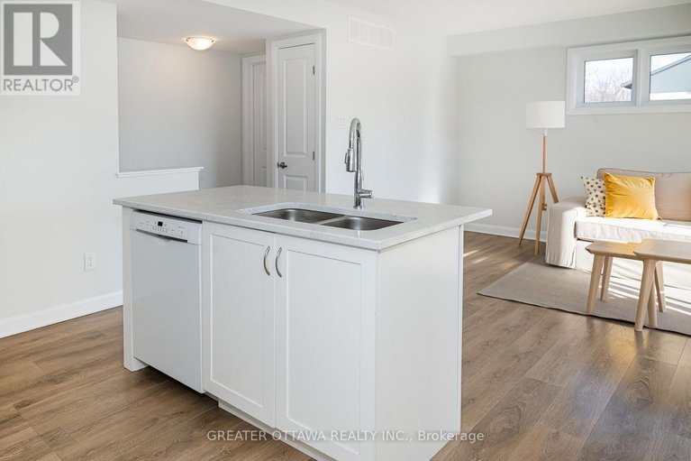 29592817/16-415-eldorado-private/morgans-grantsouth-march/ottawa/ontario/K2K0N9_6