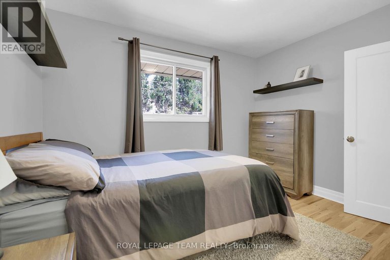 28798698/43-epworth-avenue/meadowlandsst-claire-gardens/ottawa/ontario/K2G2L8_24