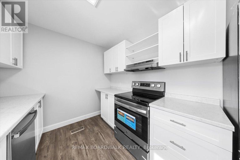 29445162/1513-thurlow-street/fallingbrookridgemount/ottawa/ontario/K4A2K9_36