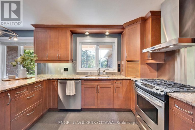 28887714/5233-mclean-crescent/manotick-long-island-nicholls-island/ottawa/ontario/K4M1G1_7