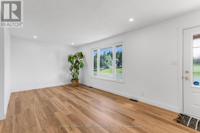 28986126/2140-valley-street/moose-creek/north-stormont/ontario/K0C1W0_8