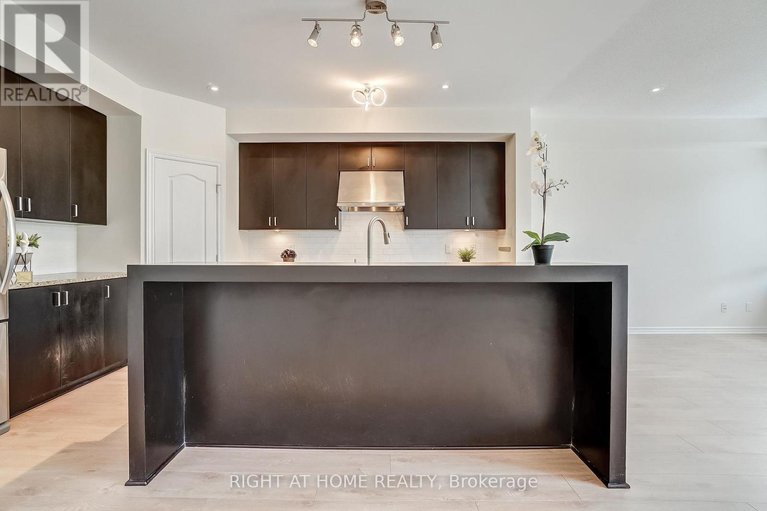 29262424/1074-northgraves-crescent/emerald-meadowstrailwest/ottawa/ontario/K2M0C6_14