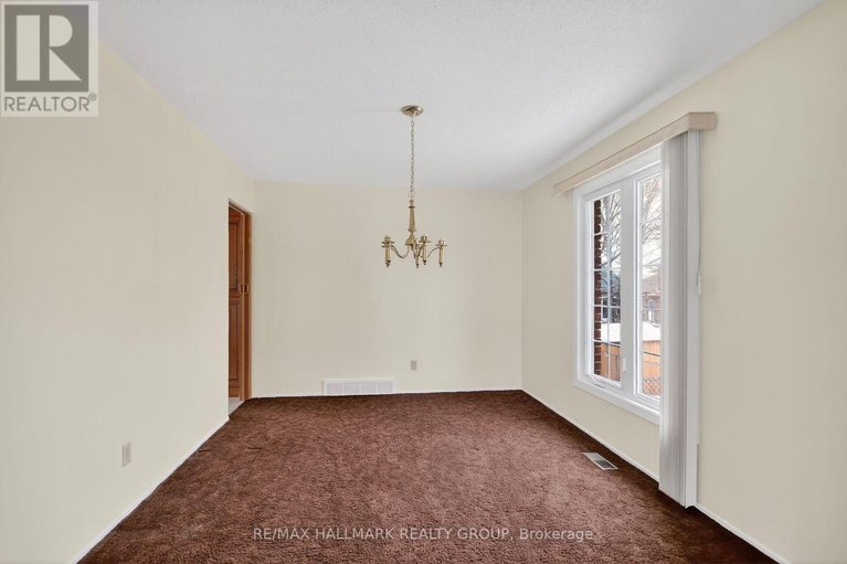 29582128/1050-plante-drive/hunt-clubwestern-community/ottawa/ontario/K1V9E6_9