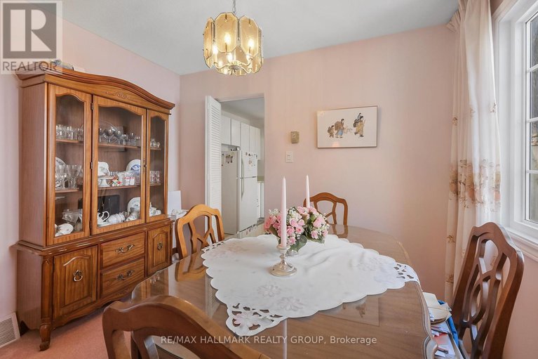 28648160/625-trelawny-private/carleton-square/ottawa/ontario/K2C3M9_8