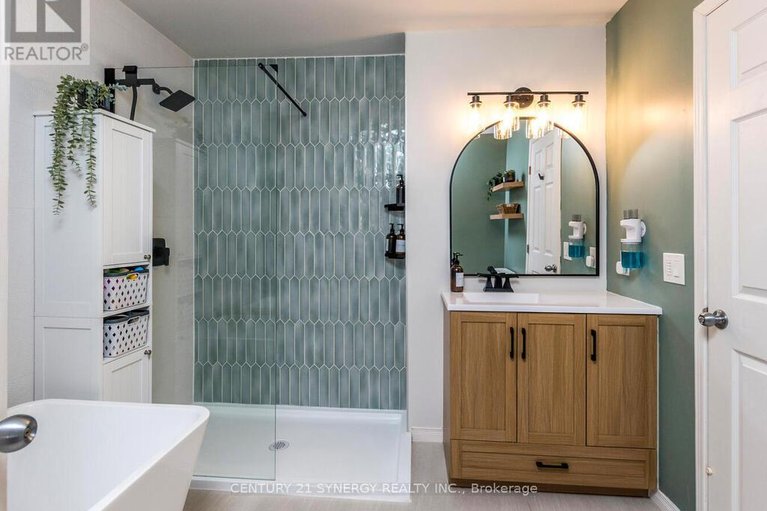 29486485/167-romina-street/emerald-meadowstrailwest/ottawa/ontario/K2S0J3_26