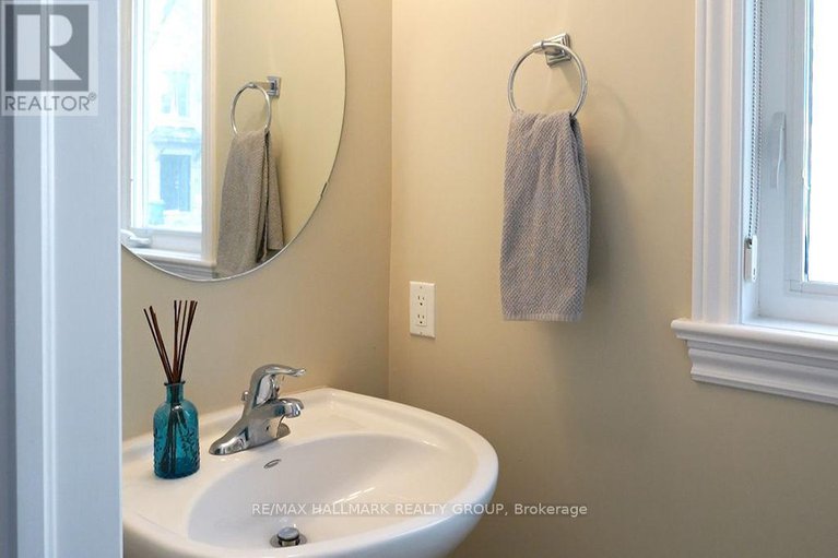 28558567/116-brilia-private/beacon-hill-south/ottawa/ontario/K1J0B7_18