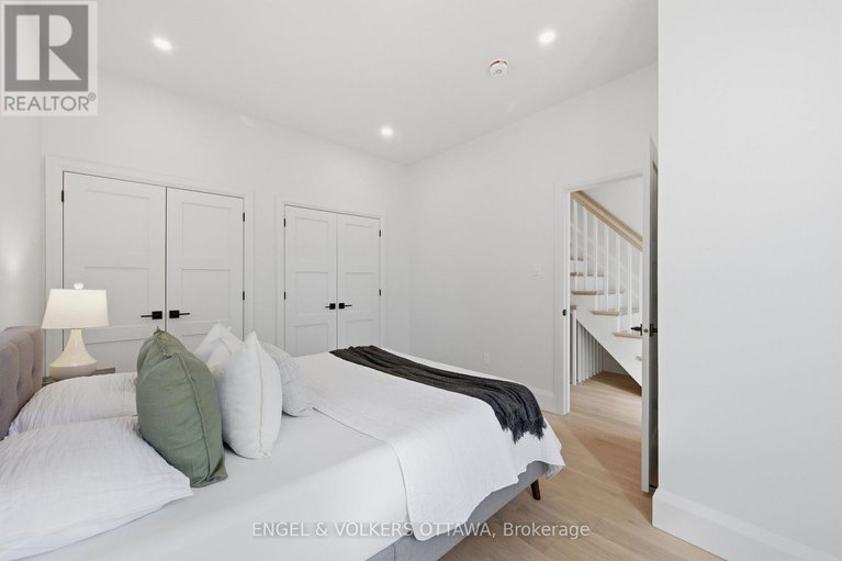 29649228/71-thomas-street/new-edinburgh/ottawa/ontario/K1M1M7_26