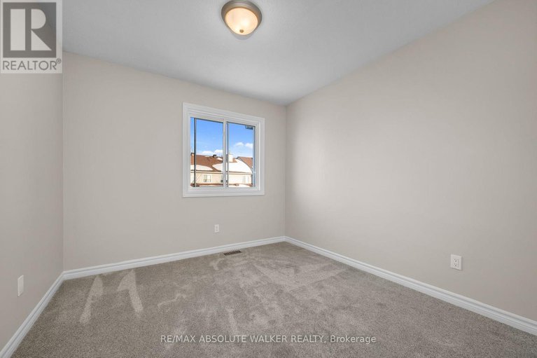 29427977/1538-briarfield-crescent/fallingbrookridgemount/ottawa/ontario/K4A1Z9_30