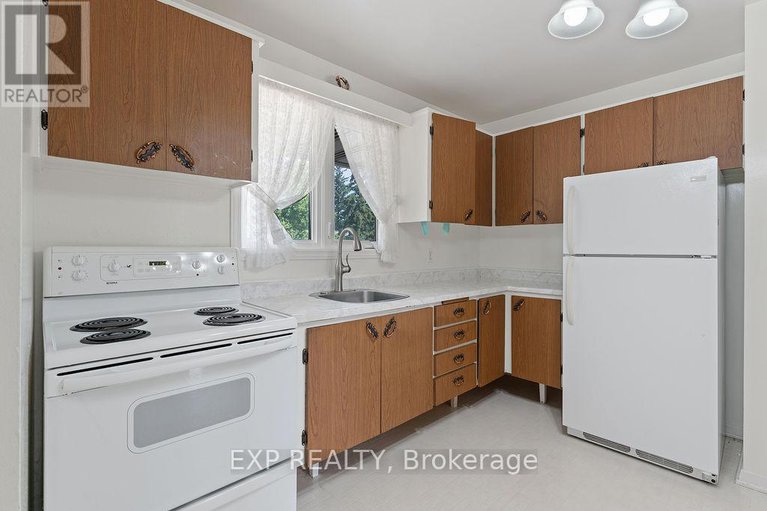 28779116/2536-roman-avenue/queensway-terrace-north/ottawa/ontario/K2B7X9_16