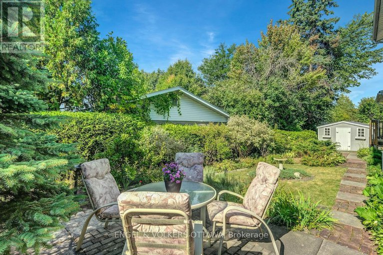 28836979/29-qualicum-street/bruce-farmgraham-parkqualicumbellands/ottawa/ontario/K2H7H1_47