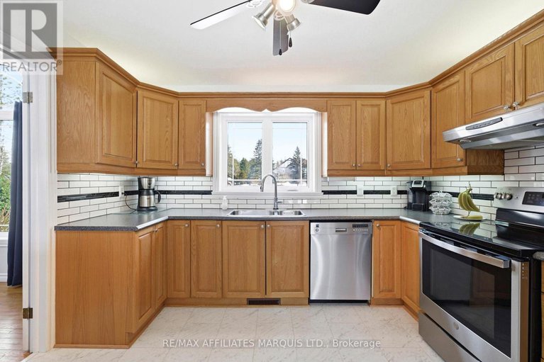 29425027/5650-pinestone-drive/south-glengarry-charlottenburgh-twp/south-glengarry/ontario/K0C2J0_12