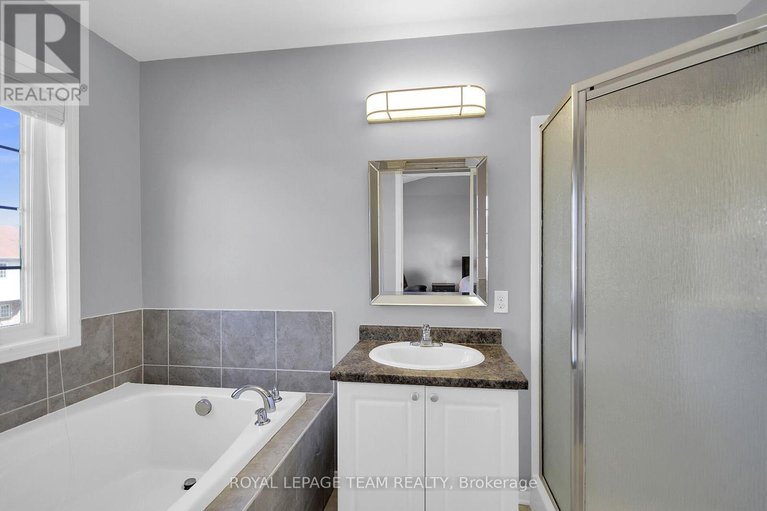 28414500/214-cityview-crescent/springridgeeast-village/ottawa/ontario/K4A0T9_18