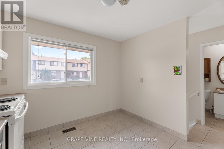 28628810/31-2671-pimlico-crescent/emerald-woodssawmill-creek/ottawa/ontario/K1T2A6_8