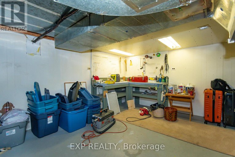 28588528/1576-st-georges-street/bilberry-creekqueenswood-heights/ottawa/ontario/K1E2M9_30