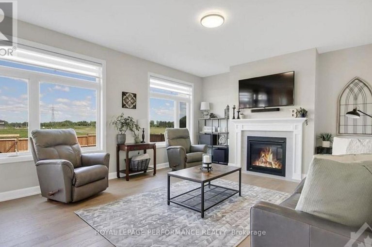 29689820/643-parkview-terrace/village-of-russell/russell/ontario/K4R0C6_11