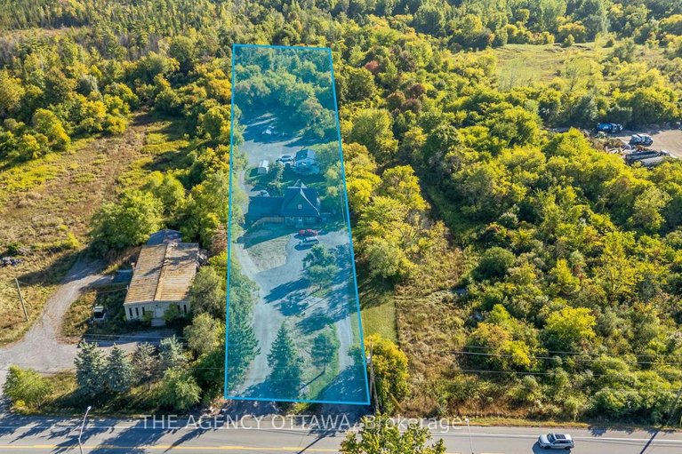 29525644/4667-albion-road-s/blossom-parkkemp-parkfindlay-creek/ottawa/ontario/K1X1A4_2