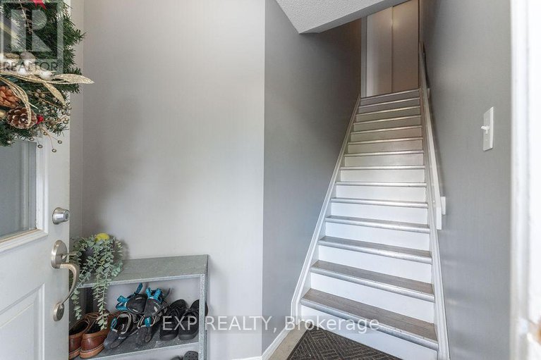 28765564/202-299-castor-street/village-of-russell/russell/ontario/K4R1E9_33