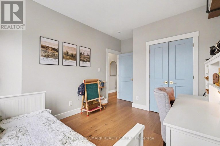 29606507/28-king-george-street/overbrook/ottawa/ontario/K1K1V8_32