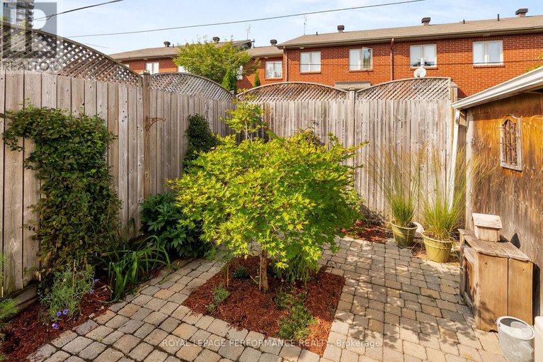 28843837/196-kipp-street/vanier/ottawa/ontario/K1S4J1_31