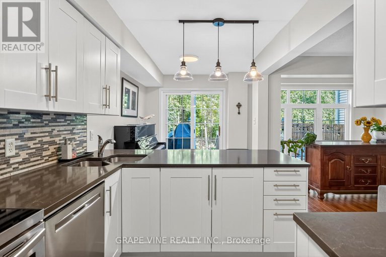 28898815/19-fieldberry-private/stonebridge/ottawa/ontario/K2J5E7_18