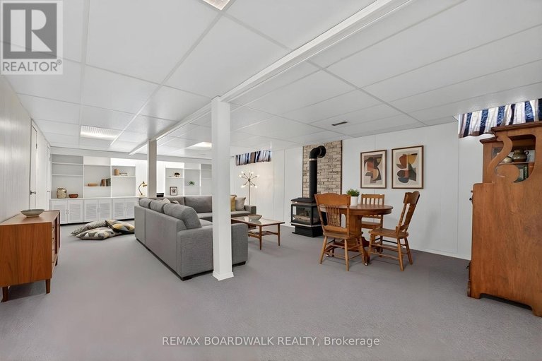 29594831/32-bowmoor-avenue/borden-farmstewart-farmcarleton-heightsparkwood-hills/ottawa/ontario/K2E6M4_24