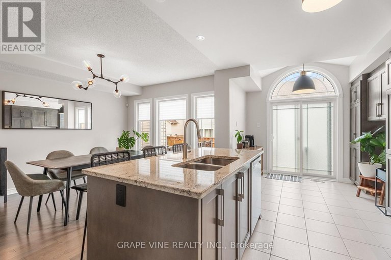 28315912/568-voie-du-pin-rouge-way/mer-bleuebradley-estatesanderson-park/ottawa/ontario/K1W0C4_14
