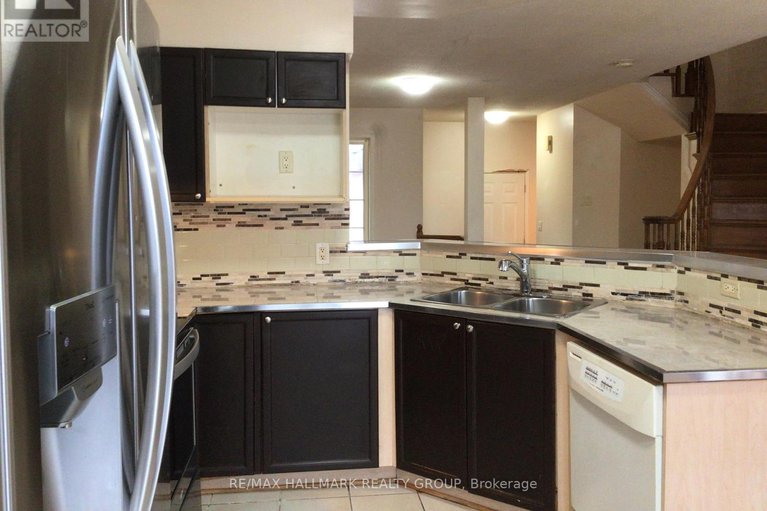 29119256/1586-duplante-avenue/fallingbrookpineridge/ottawa/ontario/K4A4A1_9