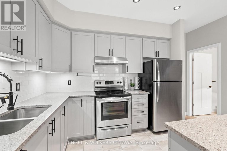 29170405/39-stockholm-private/riverside-southgloucester-glen/ottawa/ontario/K4M0G9_9