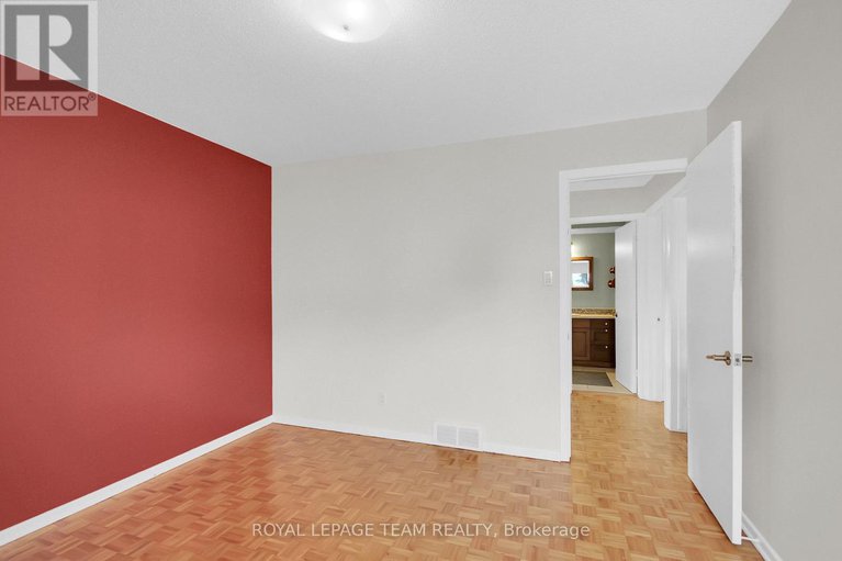 28762114/26-jackson-court/beaverbrook/ottawa/ontario/K2K1B7_28