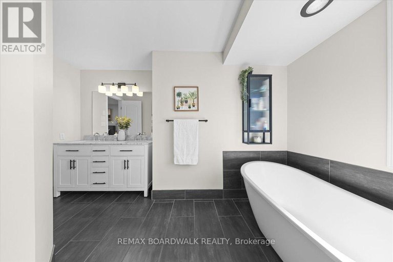 29650202/1715-teakdale-avenue/chapel-hill/ottawa/ontario/K1C6M8_30