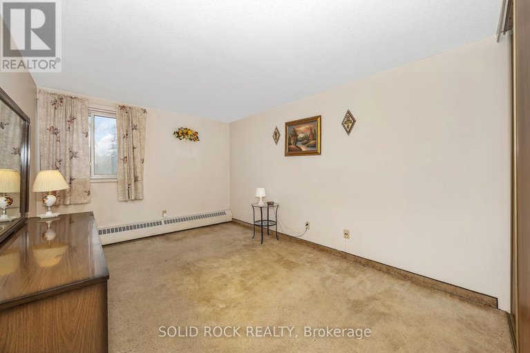 28616169/1465-baseline-road/copeland-park/ottawa/ontario/K2C3L9_21