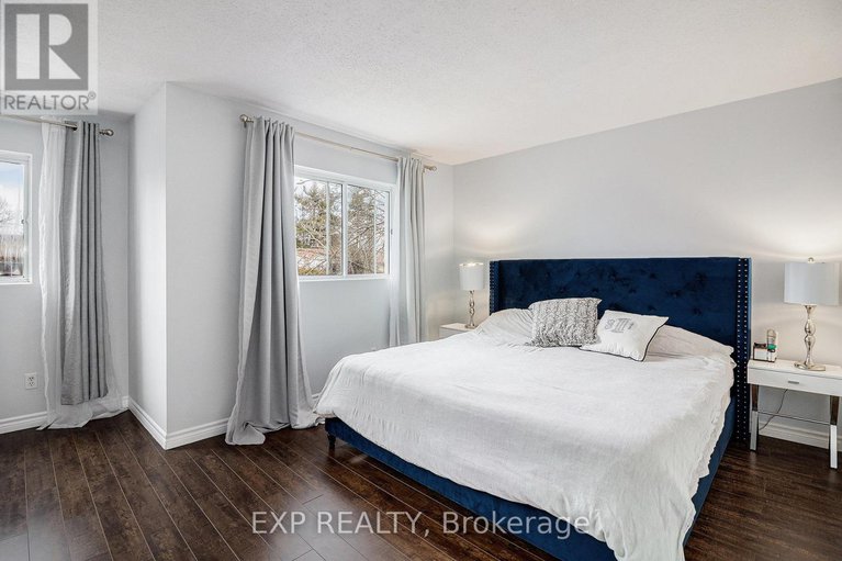 28612446/302-cote-royale-crescent/bilberry-creekqueenswood-heights/ottawa/ontario/K1E3L7_16