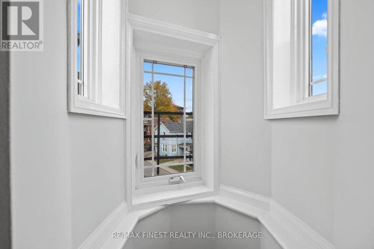 29319562/10-victoria-avenue/brockville/brockville/ontario/K6V2B1_30