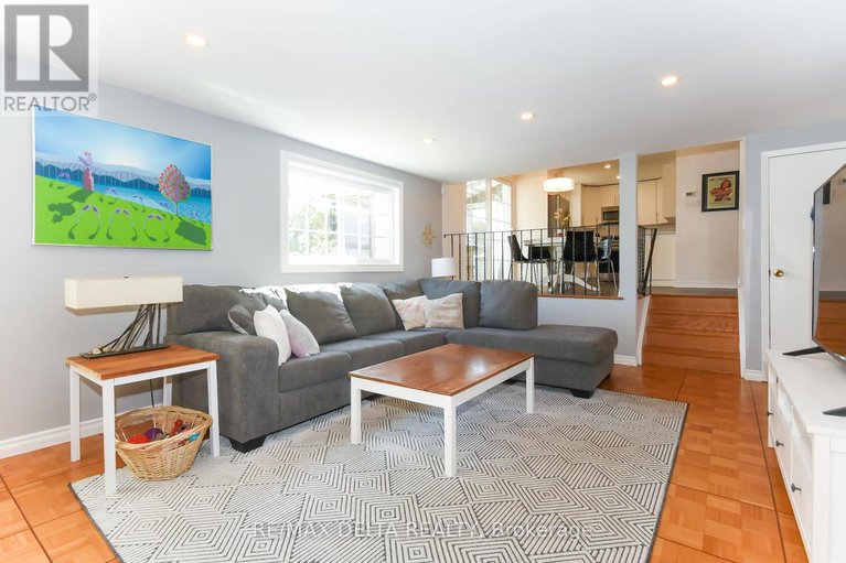 29629374/13-parklane-court/blackburn-hamlet/ottawa/ontario/K1B3H3_16