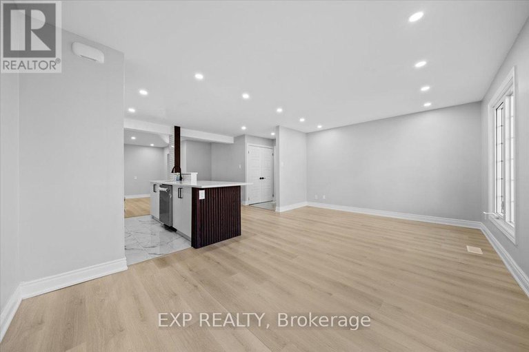 29178541/290-elderberry-terrace/chatelaine-village/ottawa/ontario/K1E1Z1_11