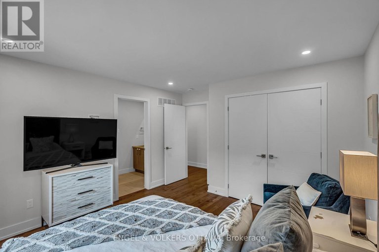27931085/231-daniel-avenue/ottawa-westtunneys-pasture/ottawa/ontario/K1Y0C7_37