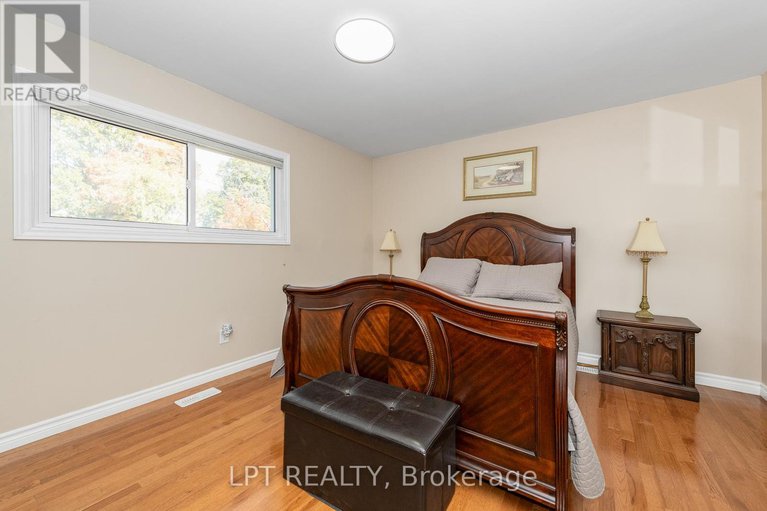 29020617/859-griffith-way/courtland-park/ottawa/ontario/K2C0G7_18