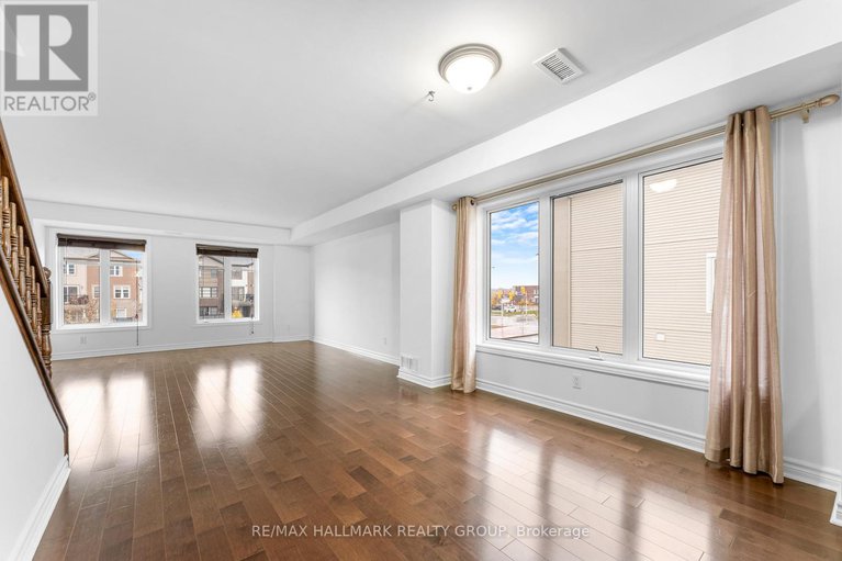 28971566/736b-chapman-mills-drive/strandherd/ottawa/ontario/K2J3V2_4