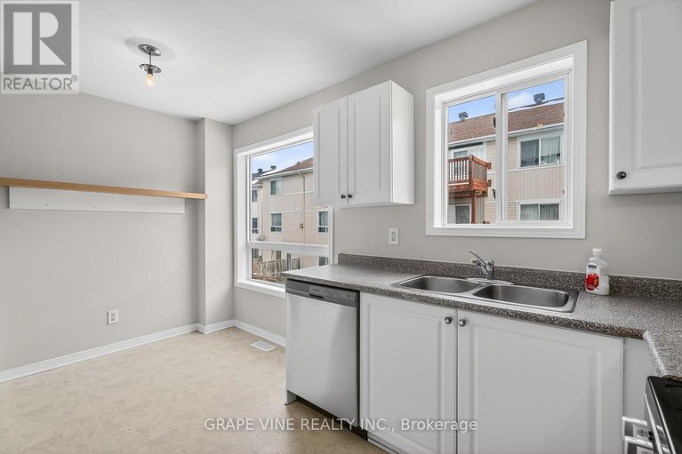 29436743/460-seyton-drive/westcliffe-estates/ottawa/ontario/K2H1G2_16