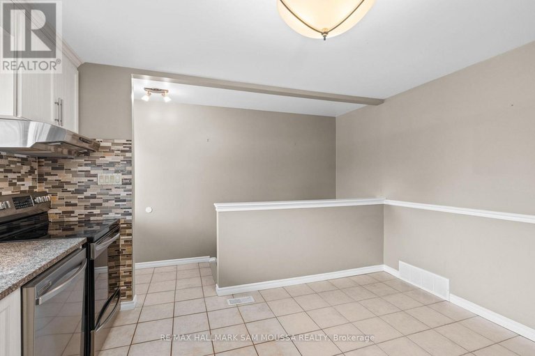 29322926/1208-stanton-road/queensway-terrace-southridgeview/ottawa/ontario/K2C3E2_12